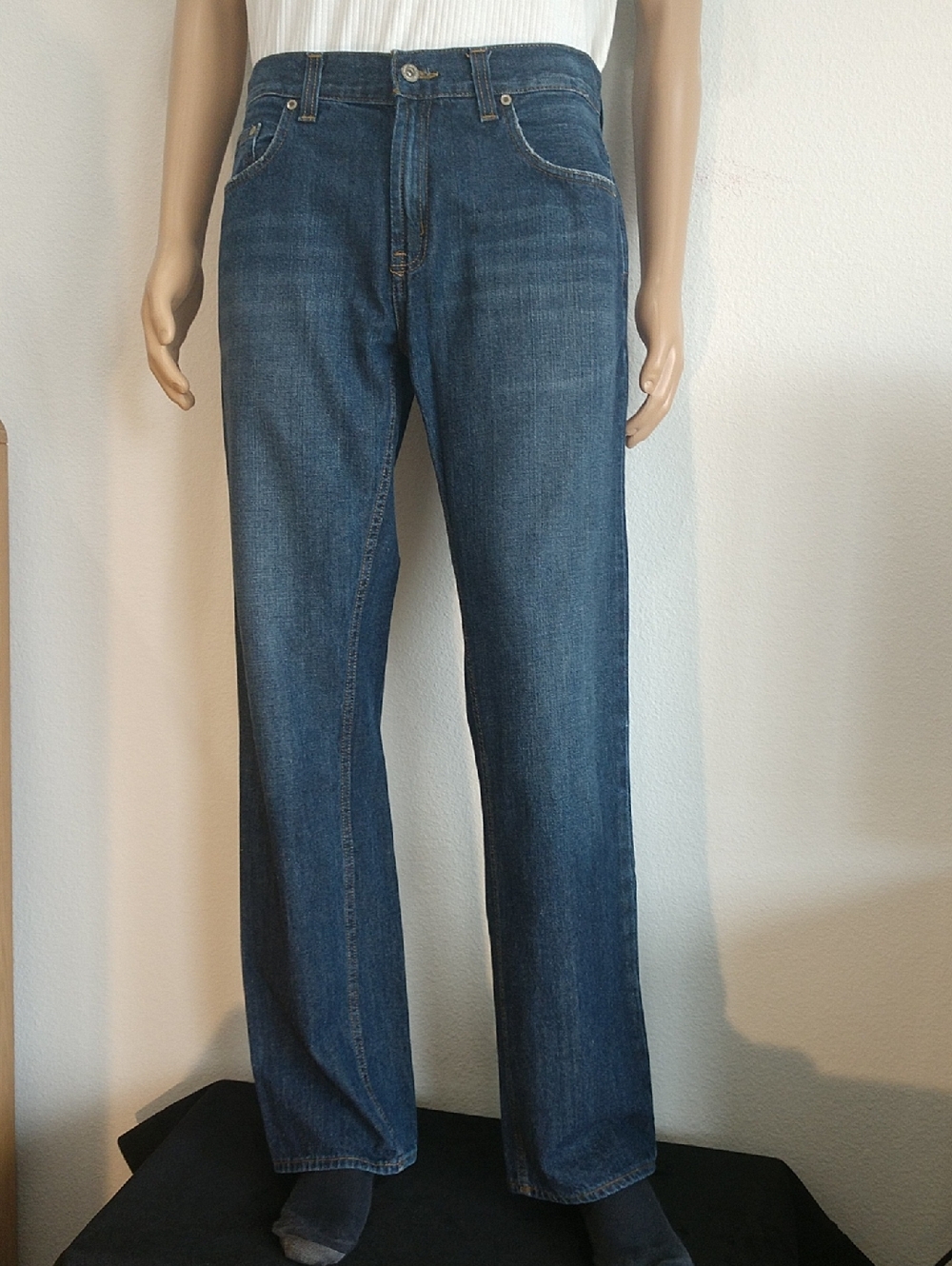 Axist Men's Relaxed Straight-Leg Jeans in Dark Blue 34 x 34